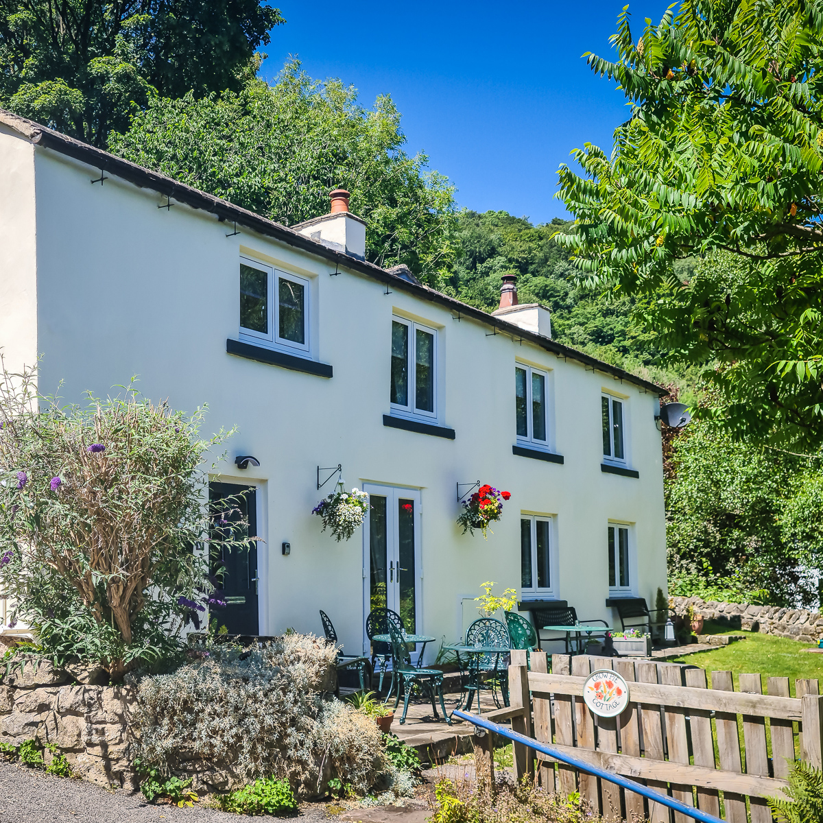 Crow Pie Cottage Big Holiday Cottage for Groups, Derbyshire